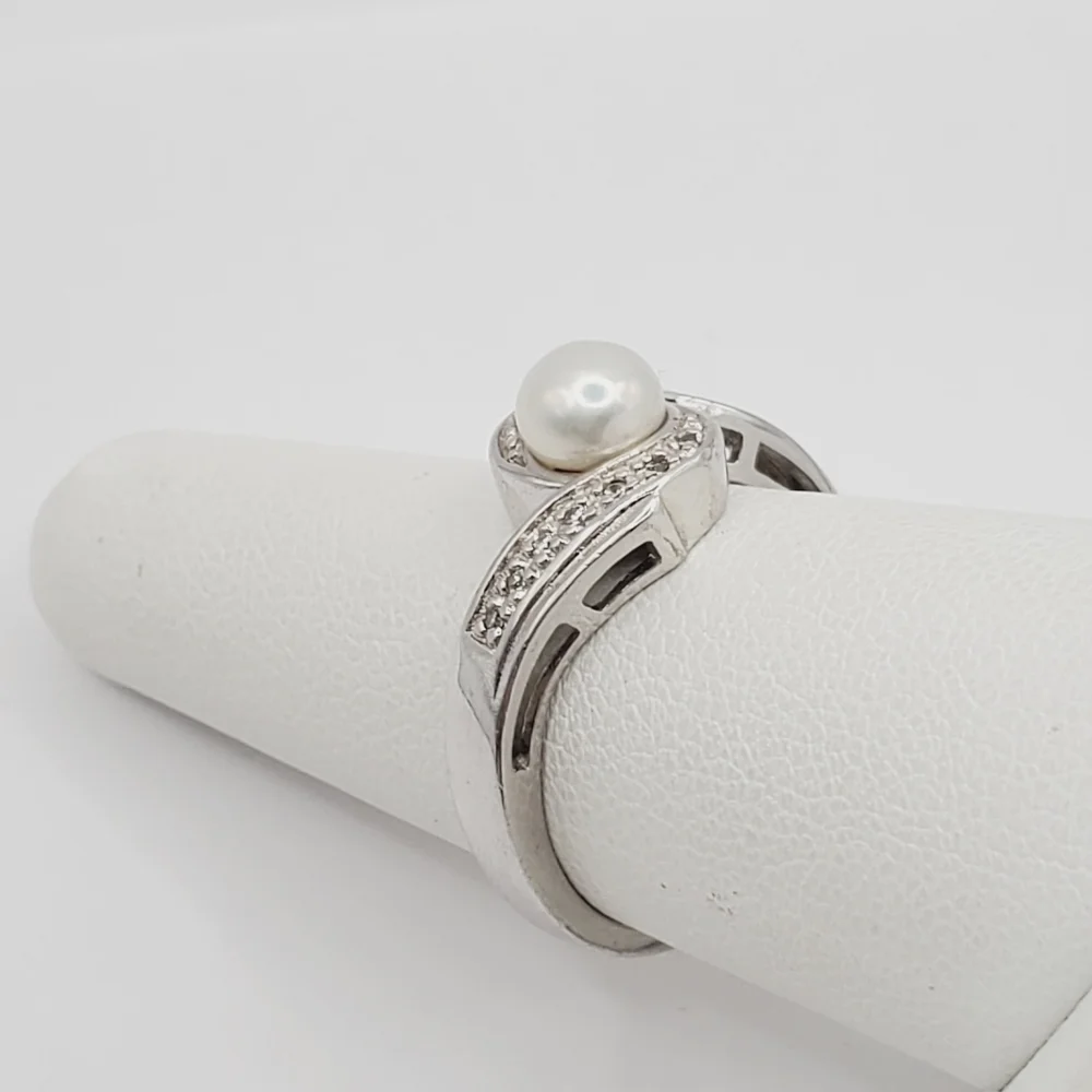 Cultured White Pearl & Diamond Simulants 925 Sterling Silver Bypass Ring